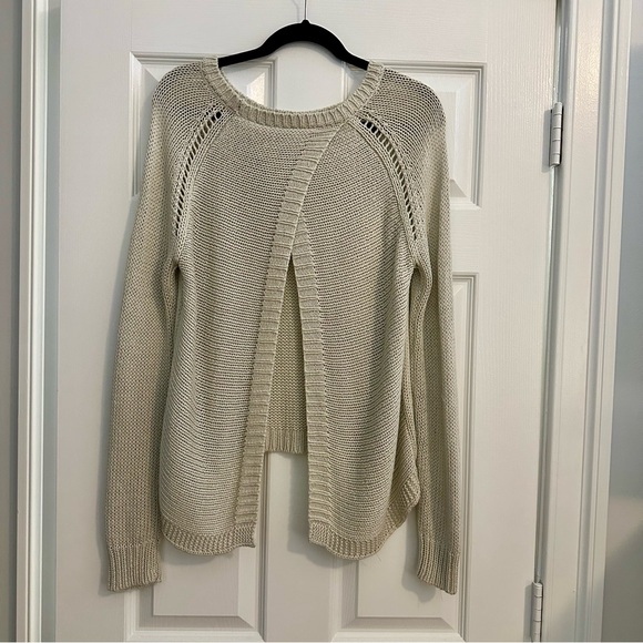 BB Dakota Fly-Away Back Scoop Neck Sweater Knit - Picture 2 of 6